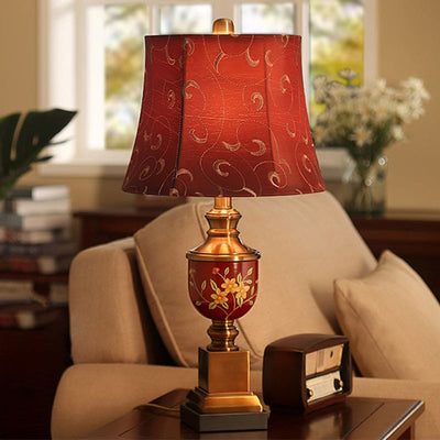 Luxora - Elegant Rød Empire Bordlampe i Bordpladedesign