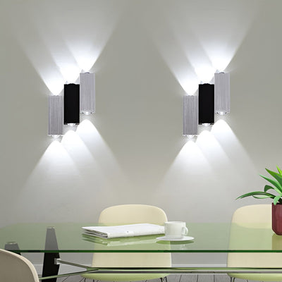 LumiMod Moderne LED Væglampe – Stilren Belysning med Dobbelt Effekt