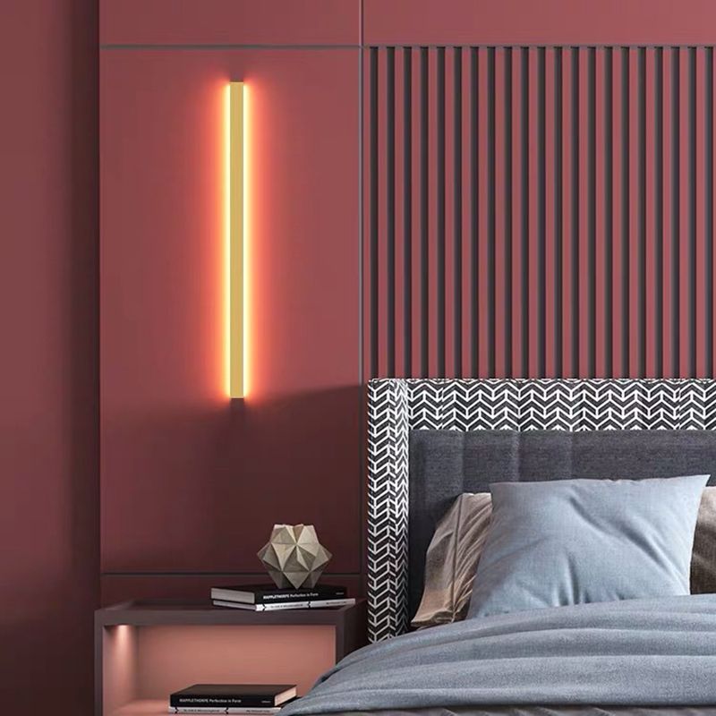 VertiLume Sleek Vertical Light – Elegant LED Væglampe i Moderne Design