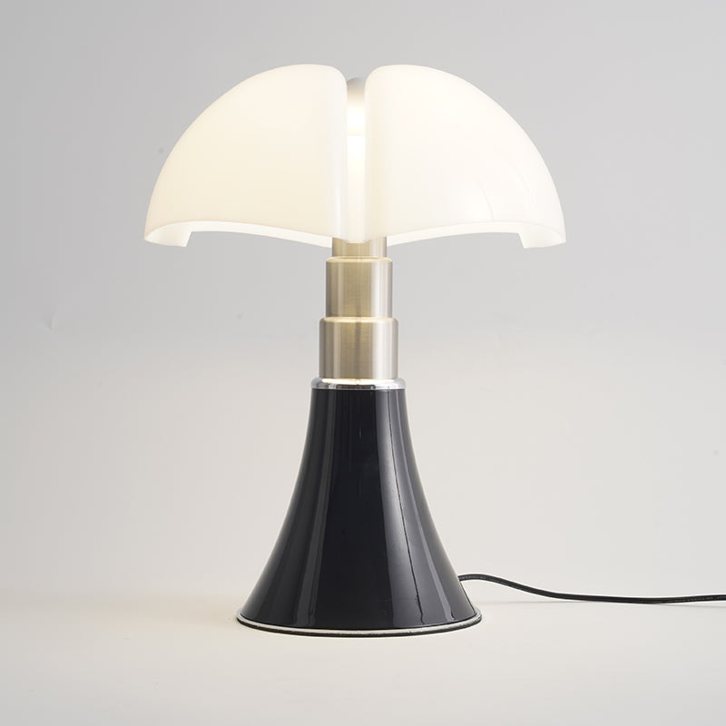 AcryLux – Elegant Klassisk Lampe med Moderne Design