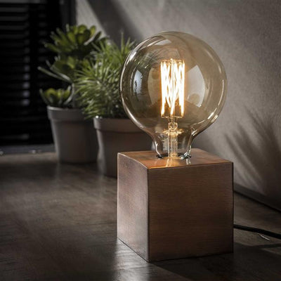 MetalEdge – Industriel Bordlampe i Metal