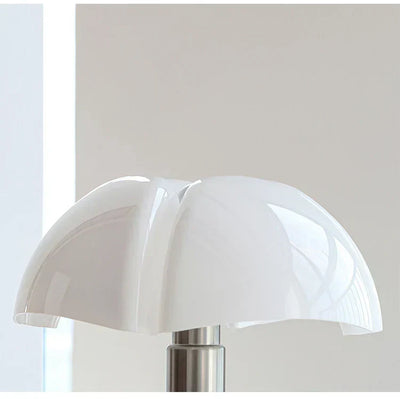 AcryLux – Elegant Klassisk Lampe med Moderne Design