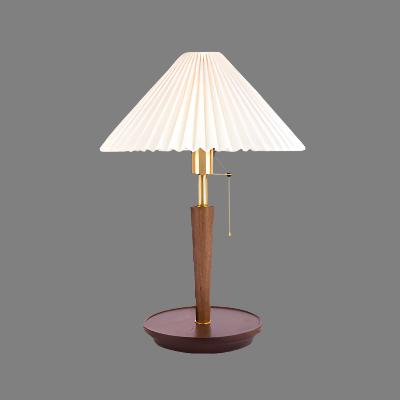 VintageLumi – Retro Trælampe