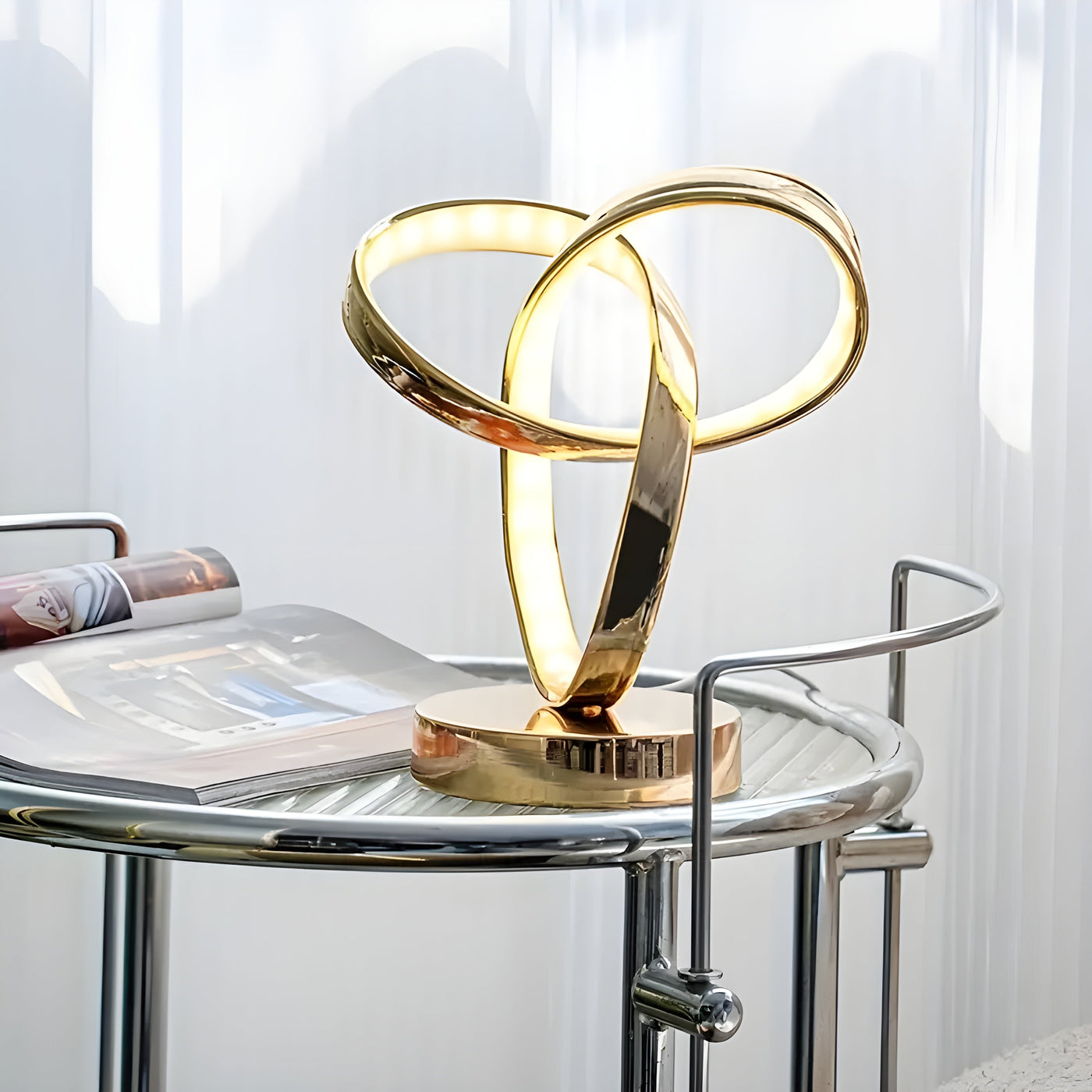 GoldAura Elegant Guld Bordlampe