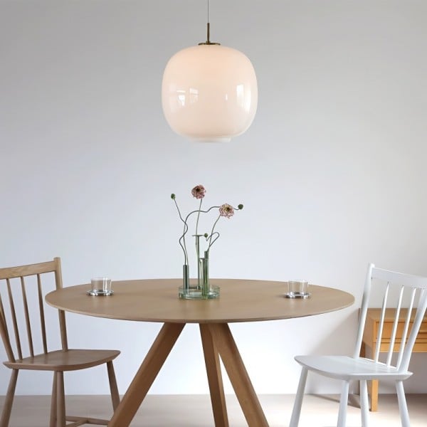 GlowSphere – Minimalistisk Glas Loftlampe