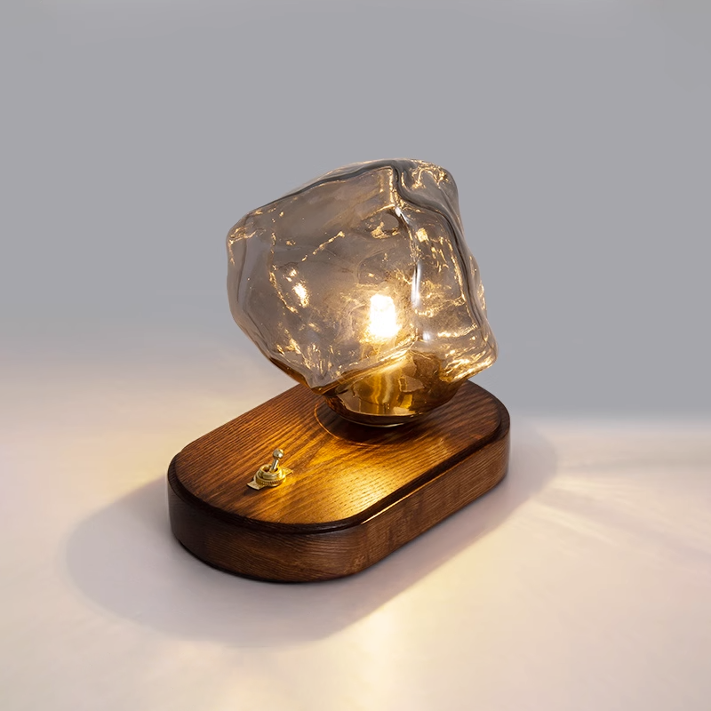 FrostStone – Elegant Bordlampe